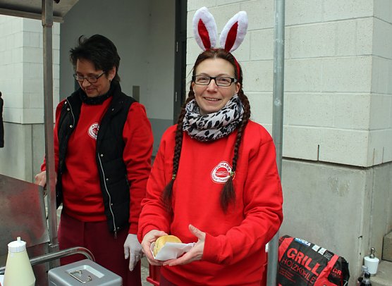 Menschen &uuml;ber Menschen (Foto: Karl-Heinz Herrmann)