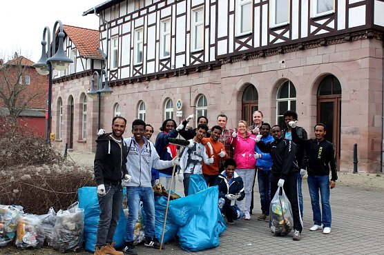 Weg mit dem M&uuml;ll in unserer Stadt! (Foto: Sondershausen ist bunt)