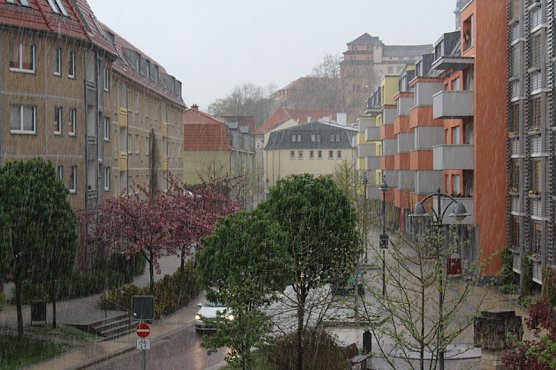 Kurzes Unwetter &uuml;ber Sondershausen (Foto: Karl-Heinz Herrmann)