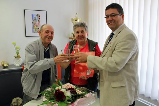 BMW-Gewinn ging in den Kyffhäuserkreis (Foto: Karl-Heinz Herrmann) BMW-Gewinn ging in den Kyffhäuserkreis (Foto: Karl-Heinz Herrmann)