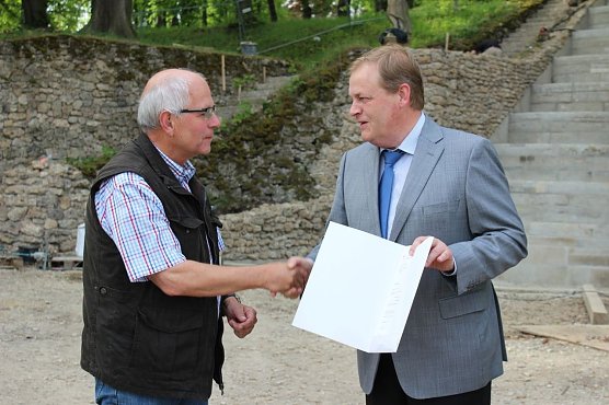 In kleinen Schritten zu einem schönen Park (Foto: Karl-Heinz Herrmann) In kleinen Schritten zu einem schönen Park (Foto: Karl-Heinz Herrmann)