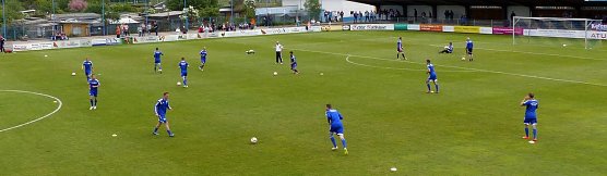 Warmmachen bei Wacker (Foto: nnz) Warmmachen bei Wacker (Foto: nnz)