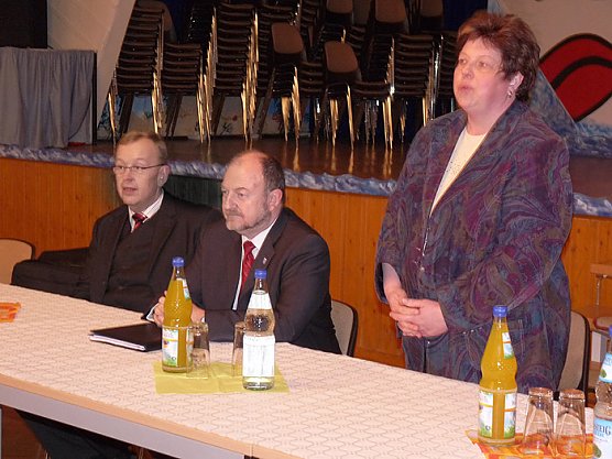 Arbeitsgespräch in Bendeleben (Foto: Karl-Heinz Herrmann) Arbeitsgespräch in Bendeleben (Foto: Karl-Heinz Herrmann)