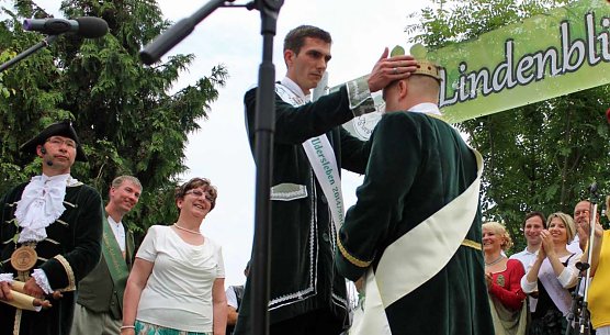 Laubk&ouml;nig gekr&ouml;nt (Foto: Karl-Heinz Herrmann)