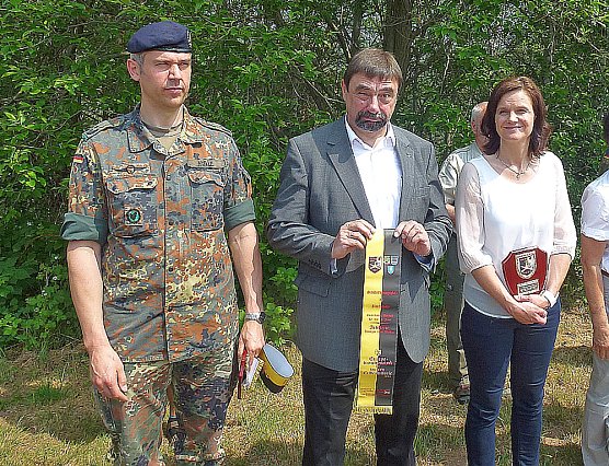 Appell mit Kanonenweihe (Foto: Jürgen Kieper) Appell mit Kanonenweihe (Foto: Jürgen Kieper)