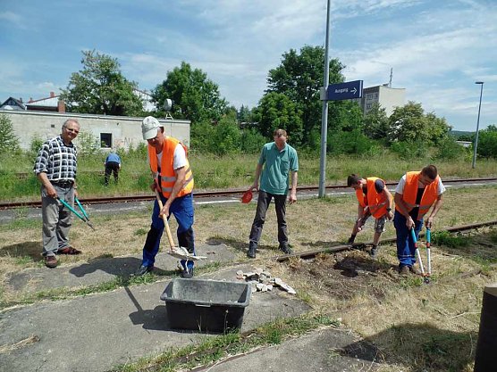 Diebstahl, Vandalismus und M&uuml;llentsorgung (Foto: Unstrutbahn)