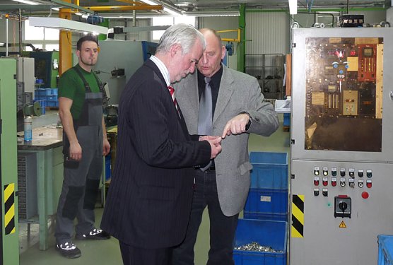 Minister Reinholz bei Elso (Foto: Karl-Heinz Herrmann)