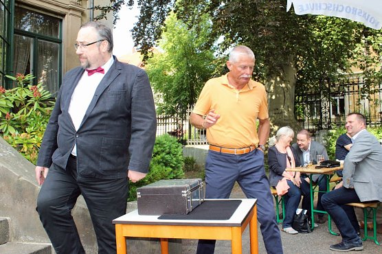 Mit Zauber verabschiedet (Foto: Karl-Heinz Herrmann)