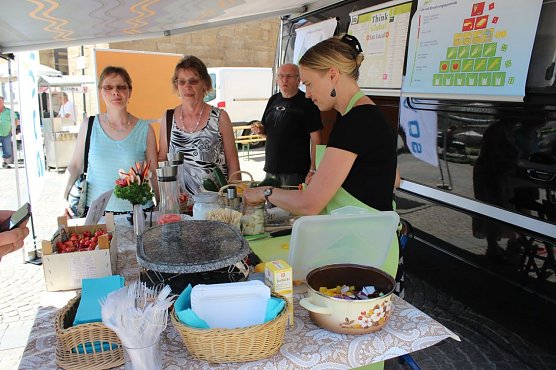 Beratungstag auf dem Markt (Foto: Karl-Heinz Herrmann) Beratungstag auf dem Markt (Foto: Karl-Heinz Herrmann)
