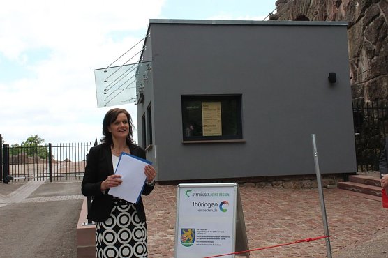 Schicker Eingangsbereich am Kyffh&auml;userdenkmal (Foto: Karl-Heinz Herrmann)