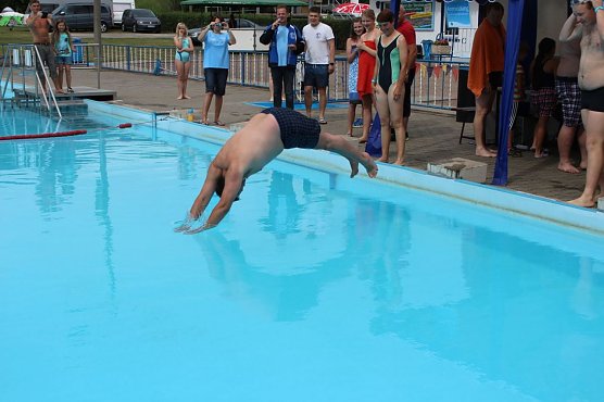24-Stunden-Schwimmen gestartet (Foto: Karl-Heinz Herrmann)