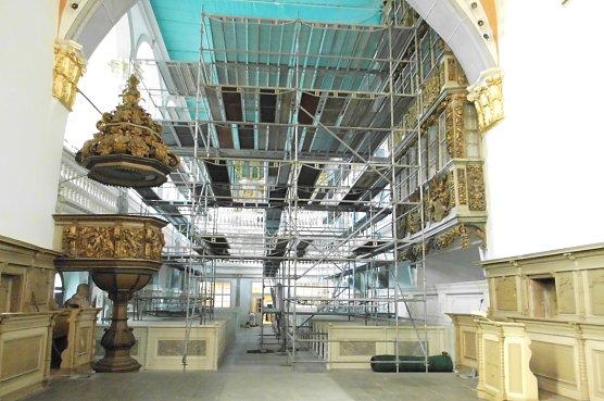 Gerüste in der Sondershäuser Trinitatiskirche (Foto: Uta Köstler) Gerüste in der Sondershäuser Trinitatiskirche (Foto: Uta Köstler)