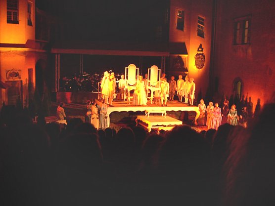 Schlossfestspiele (Foto: Karl-Heinz Herrmann) Schlossfestspiele (Foto: Karl-Heinz Herrmann)