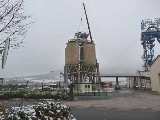 Salzsilo am Schacht. (Foto: Karl-Heinz Herrmann) Salzsilo am Schacht. (Foto: Karl-Heinz Herrmann)