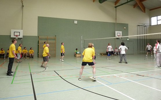 Volleyballturnier (Foto: Karl-Heinz Herrmann) Volleyballturnier (Foto: Karl-Heinz Herrmann)
