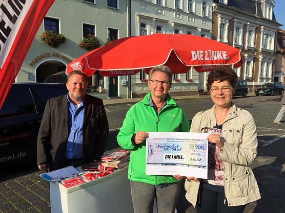 400 Euro - für die Tafel Artern (Foto: Talisa) 400 Euro - für die Tafel Artern (Foto: Talisa)