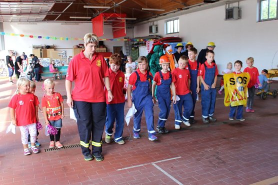 Feuerwehr zeigte sich (Foto: Karl-Heinz Herrmann)