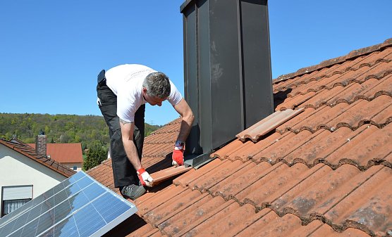 Dach f&uuml;r den Winter fit machen (Foto: HF Redaktion)
