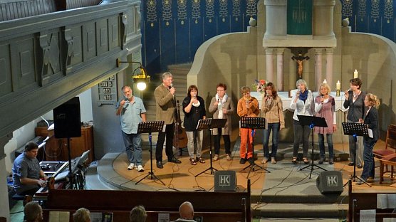 40 Jahre glaubhaft – Band & Chor (Foto: glaubhaft – Band & Chor) 40 Jahre glaubhaft – Band & Chor (Foto: glaubhaft – Band & Chor)