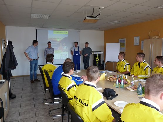 Die besondere Trainingseinheit (Foto: Karl-Heinz Herrmann)