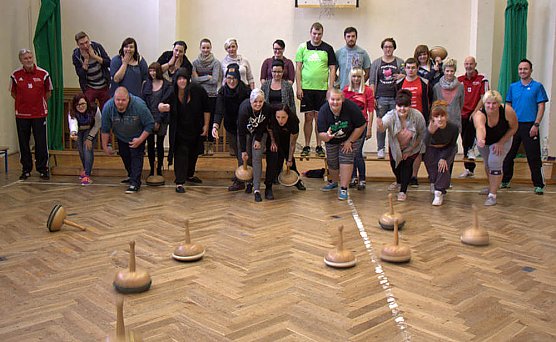 Bosseln im Sportunterricht (Foto: M. Kropka / A. Flehmig)