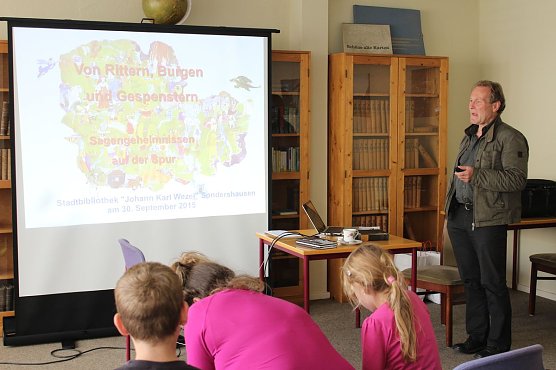 Lebendige Buchlesung für Kinder (Foto: Karl-Heinz Herrmann) Lebendige Buchlesung für Kinder (Foto: Karl-Heinz Herrmann)
