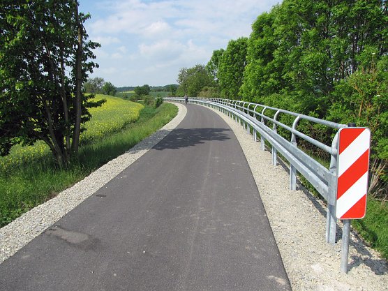 Ein Bahndammvergleich (Foto: Andreas Zeidler) Ein Bahndammvergleich (Foto: Andreas Zeidler)