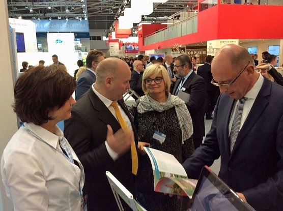 Messestand des Kyffh&auml;userkreises besucht (Foto: Landratsamt Kyffh&auml;userkreis)