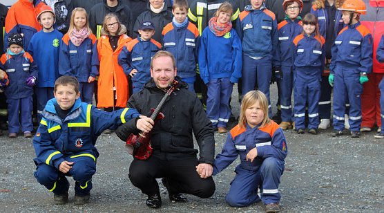 Helfende Hand braucht Unterst&uuml;tzung (Foto: Karl-Heinz Herrmann)