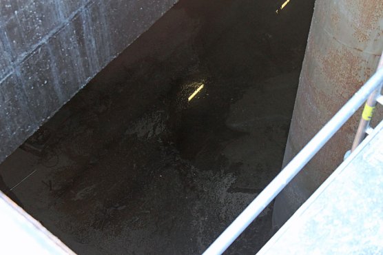 Neue Pumpe am Volksplatz installiert (Foto: Karl-Heinz Herrmann) Neue Pumpe am Volksplatz installiert (Foto: Karl-Heinz Herrmann)