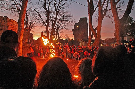 Gruselspaß hoch oben auf dem Kyffhäuser-Denkmal (Foto: Stadtmarketing Bad Frankenhausen) Gruselspaß hoch oben auf dem Kyffhäuser-Denkmal (Foto: Stadtmarketing Bad Frankenhausen)