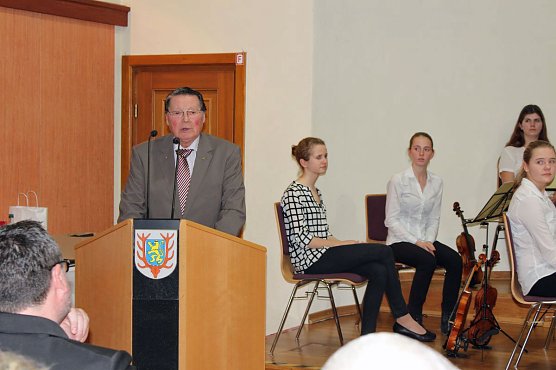 "70 Jahre CDU/25 Jahre Deutsche Einheit" (Foto: Karl-Heinz Herrmann) "70 Jahre CDU/25 Jahre Deutsche Einheit" (Foto: Karl-Heinz Herrmann)