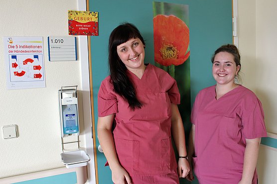 Verstärkung für das Hebammenteam (Foto: Karl-Heinz Herrmann) Verstärkung für das Hebammenteam (Foto: Karl-Heinz Herrmann)