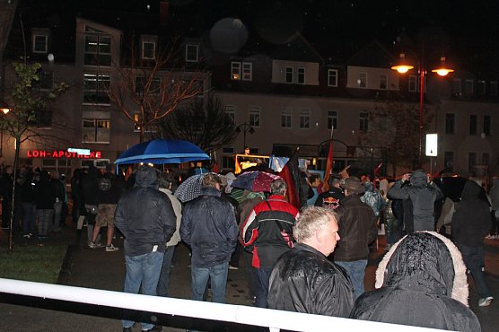 Demonstration und Gegendemonstration (1) (Foto: Karl-Heinz Herrmann)