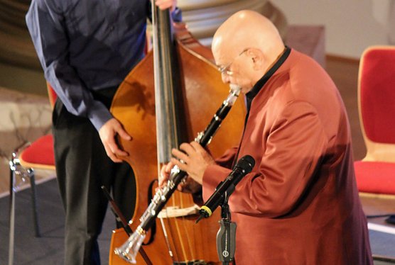 Magier auf der Klarinette (Foto: Karl-Heinz Herrmann) Magier auf der Klarinette (Foto: Karl-Heinz Herrmann)