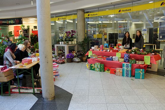 Projektarbeit in der Galerie fortgesetzt (Foto: Karl-Heinz Herrmann)