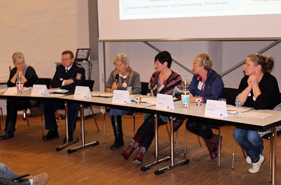 Rechte eines Opfers bei h&auml;uslicher Gewalt (Foto: Karl-Heinz Herrmann)