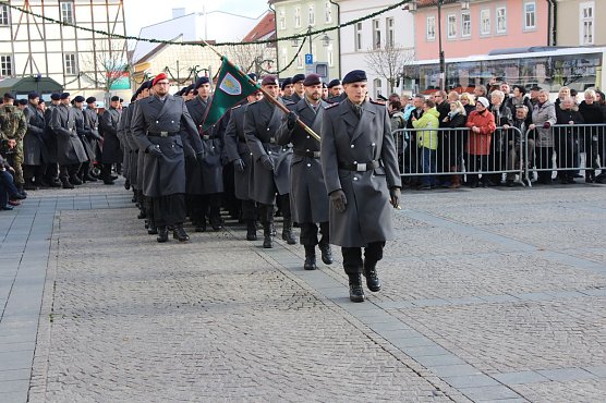 Traumhaftes Wetter bei Vereidigung (Foto: Karl-Heinz Herrmann)