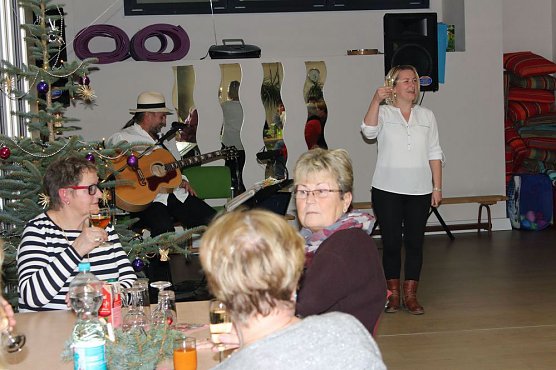 Ein Hoch auf die Ehrenamtlichen (Foto: Karl-Heinz Herrmann)