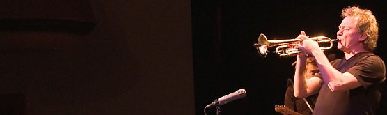 Highlight zum JazzRabazz 2015 - Weltklassetrompeter Nils Petter Molv&aelig;r (Foto: Angelo Glashagel)