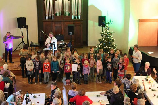 Senioren feierten schon mal Weihnacht (Foto: Karl-Heinz Herrmann) Senioren feierten schon mal Weihnacht (Foto: Karl-Heinz Herrmann)