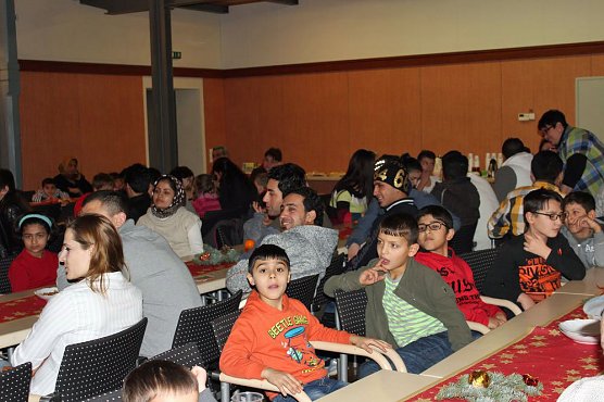 Kunterbunte Weihnachtsfeier (Foto: Karl-Heinz Herrmann)