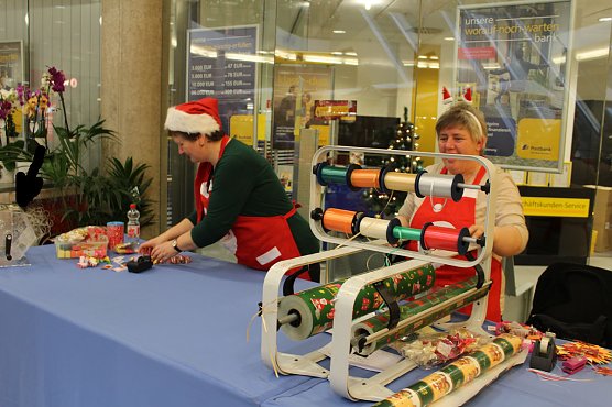 Wieder Einpackservice in Sondershausen (Foto: Karl-Heinz Herrmann)