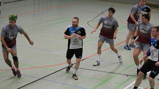 Ärgerlicher Punktverlust (Foto: Karl-Heinz Herrmann) Ärgerlicher Punktverlust (Foto: Karl-Heinz Herrmann)