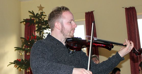 Stimmungsvoll Weihnacht gefeiert (Foto: Karl-Heinz Herrmann)