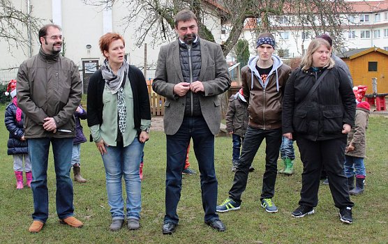 Zum 60. Spielgeräte und eine Torte (Foto: Karl-Heinz Herrmann) Zum 60. Spielgeräte und eine Torte (Foto: Karl-Heinz Herrmann)