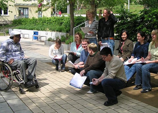 Internationales Flair am Weinberg (Foto: FHN)