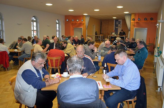 Nachweihnachtliches Skatturnier in Esperstedt (Foto: Jürgen Schweser) Nachweihnachtliches Skatturnier in Esperstedt (Foto: Jürgen Schweser)