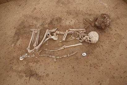 Jungsteinzeitlicher Feuersteinbergbau und bronzezeitliche Infrastruktur (Foto: TLDA Weimar) Jungsteinzeitlicher Feuersteinbergbau und bronzezeitliche Infrastruktur (Foto: TLDA Weimar)