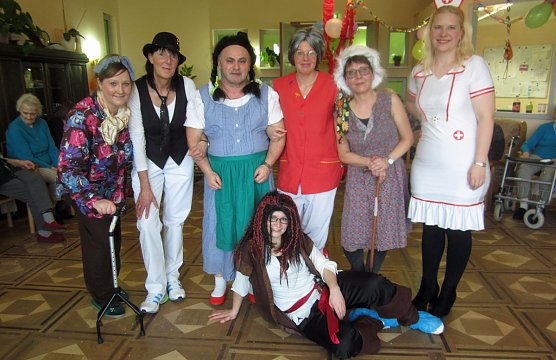 Wippertal Hellau!!!!! (Foto: AWO Seniorenpark Am Schlosspark ) Wippertal Hellau!!!!! (Foto: AWO Seniorenpark Am Schlosspark )